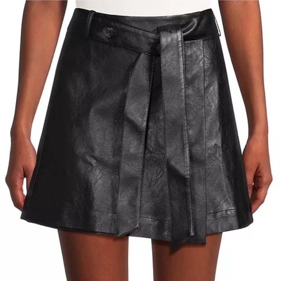 nwt Modern Citizen Tanner Black Faux Leather A-Line Wrap Mini Skirt Size 1X - Picture 3 of 17